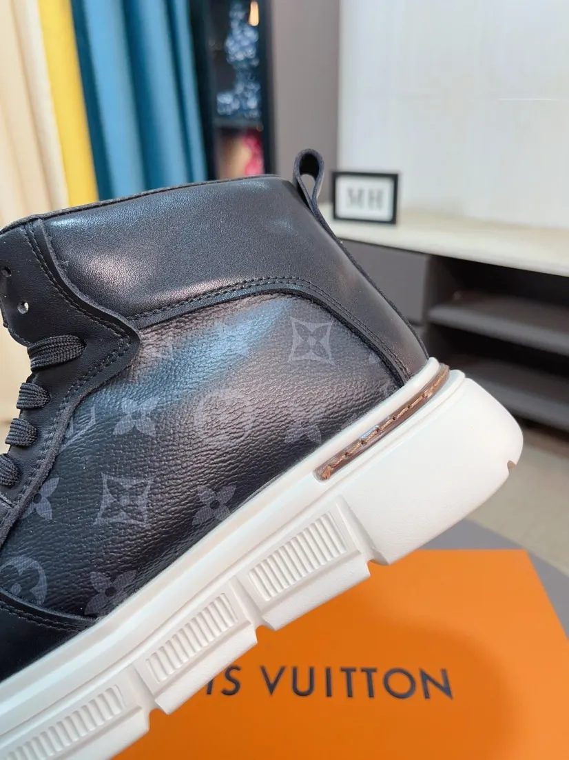 Men's shoes 💰440🌹🌹GUCCI [Gucci] New high-top men's shoes, a high-end brand, the latest fashionable casual men's shoes, trendy and versatile, relaxed and sporty style, uppers imported from Italy, first-layer cowhide, genuine leather lining, and ultra-fine workmanship. Original personalized fashionable rubber wear-resistant outsole, light and comfortable on the foot, size 38-44